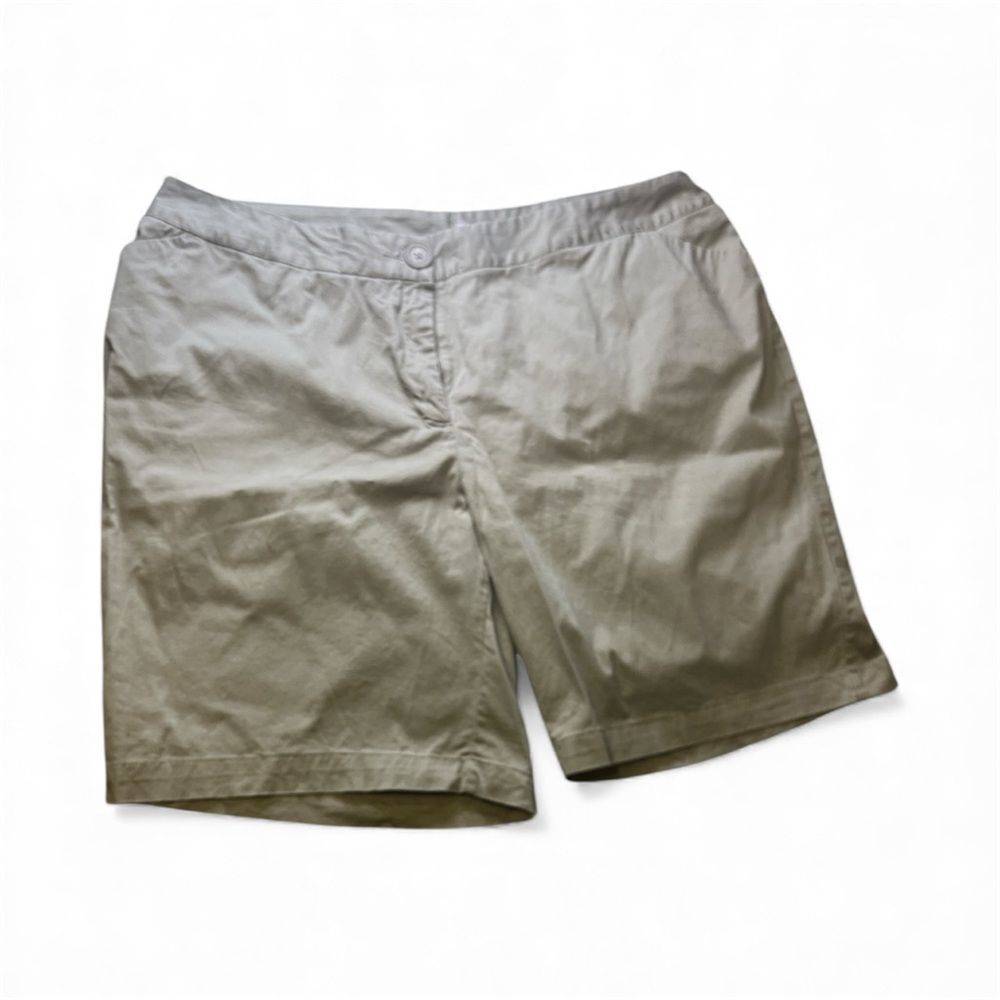 Avenue Women’s Light Tan Flat Front Shorts